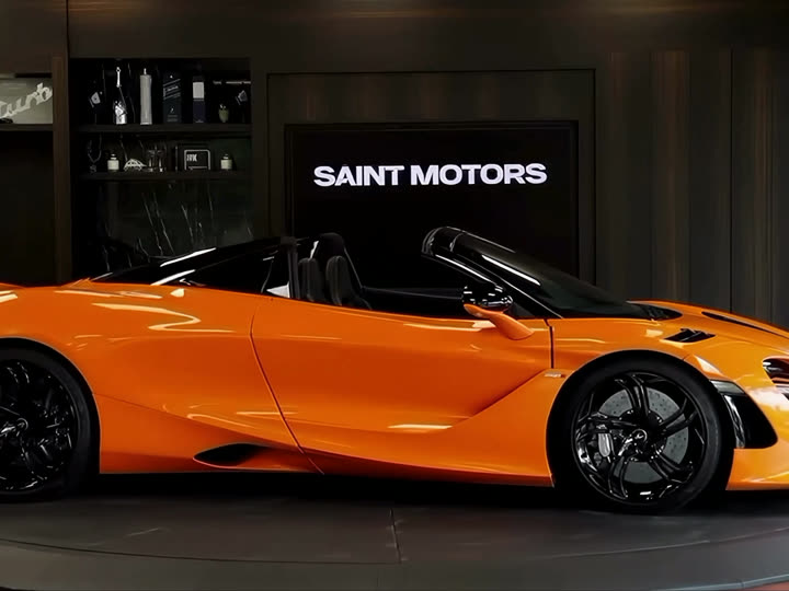 McLaren 750S Spider turning on a YılPlat at Saint Motors, frame 2